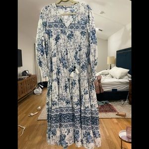 NW Zara blue and white patterned flowy dress